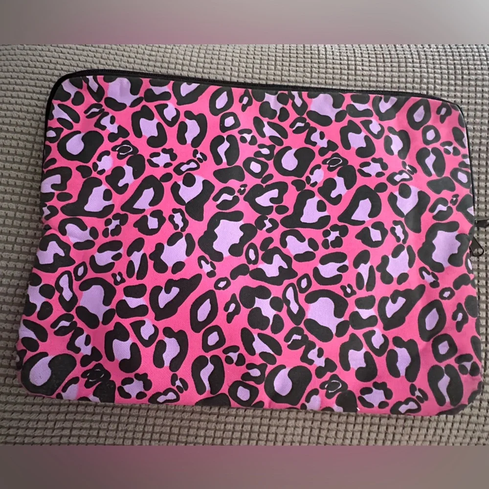 Pink and Purple Leopard Print Laptop/Tablet Case.